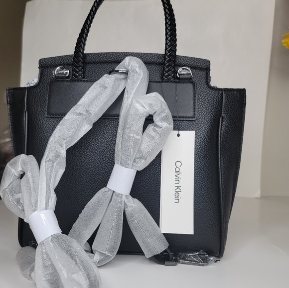 Calvin Klein leather bag - Picture 2 of 10